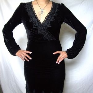 🖤Black velvet dress